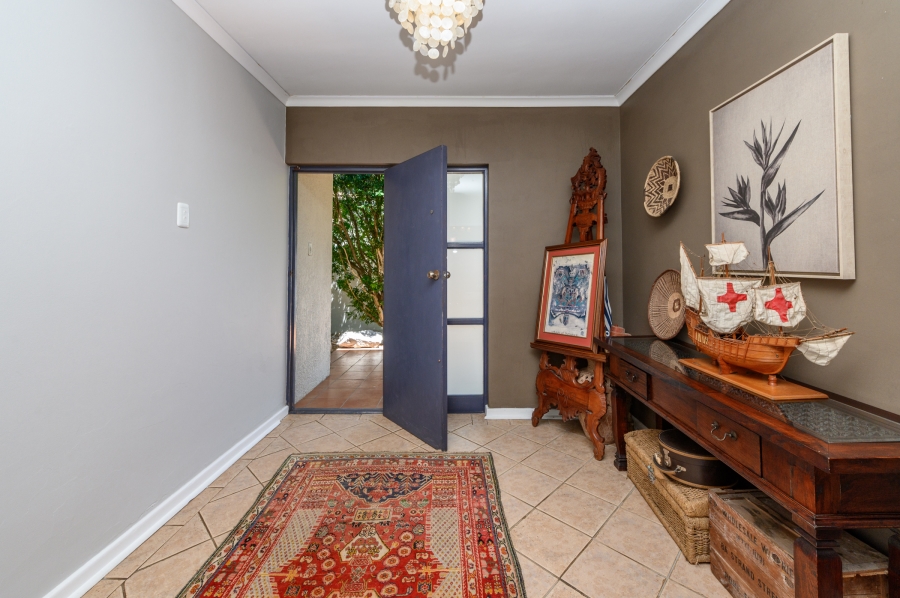 To Let 5 Bedroom Property for Rent in Summerstrand Eastern Cape